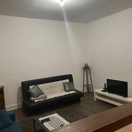 Superbe Appartement Avec Parking Gratuit Vaulx-en-Velin Exterior foto