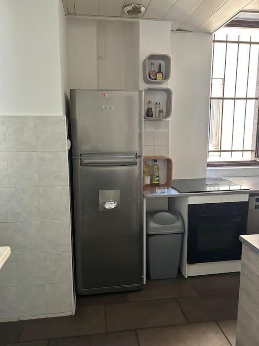 Superbe Appartement Avec Parking Gratuit Vaulx-en-Velin Exterior foto